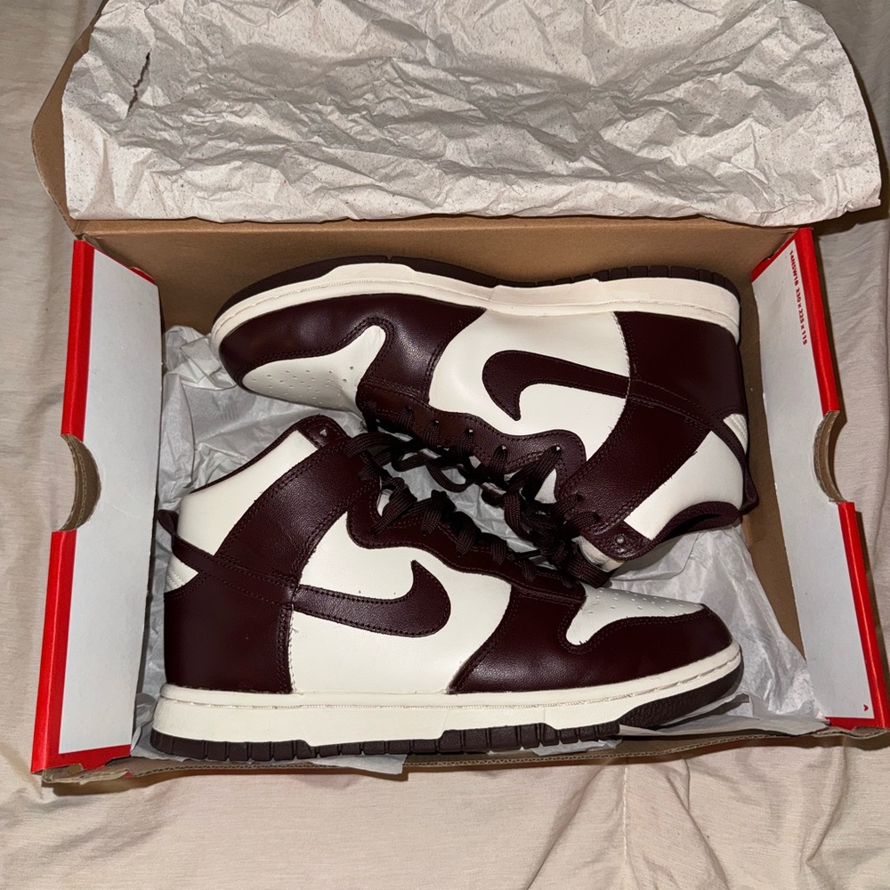 Nike Brown and White Sneakers High-Top Style
